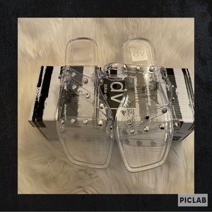 DV by Dolce Vita Shelly Studded Jelly Sandals - New in Box - Size 8 - Clear